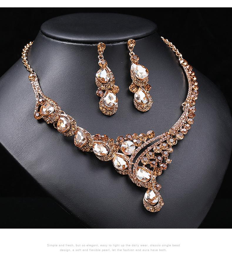 European and American Accessories Exaggerated Retro Necklace Set Female Luxury Crystal Banquet Dress Accessories Collarbone Chain