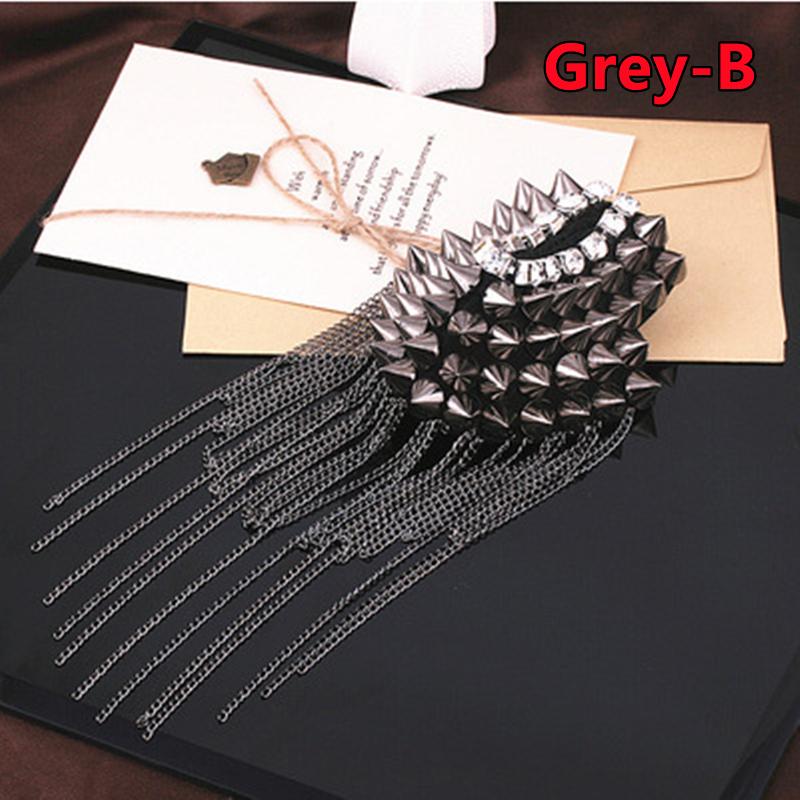 2PCS Jacket Vintage Brooch Accessories Club Tassel Chain Epaulette Rivet Shoulder Badges Pin Style Fashion Evening Party Decors