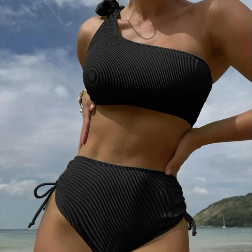 New European-American Sexy Solid Color Split Tethered Bikini Swimsuit for Women