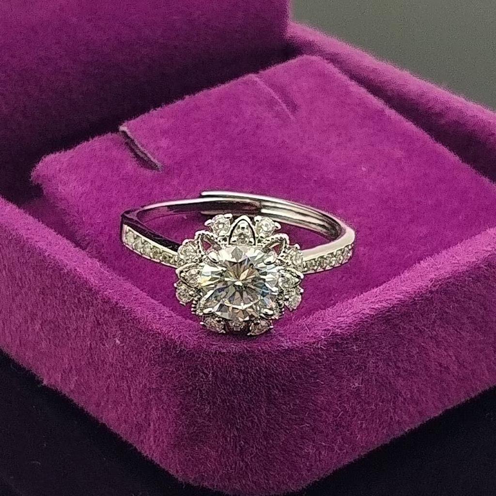 The Same High Carbon Diamond Eight Hearts Eight Arrows One Carat Ring Women'S Simple Six Claw Wedding Ring