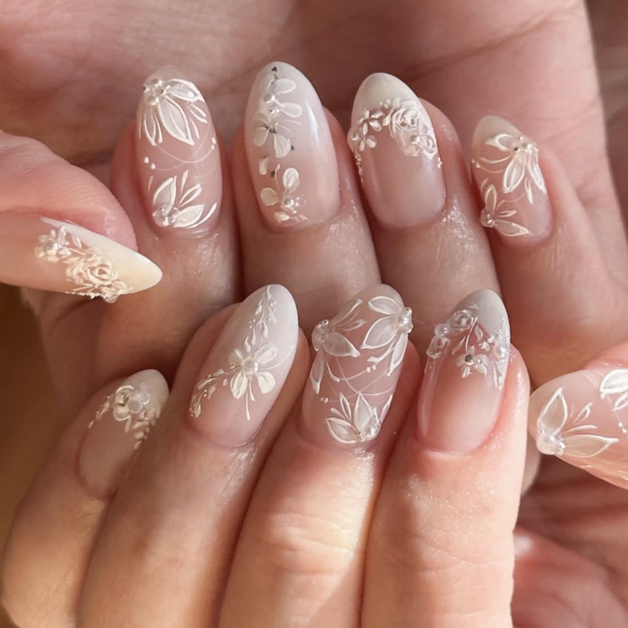 

3D Fresh Gradient Wearable Almond Nails with Flash Diamonds & Flowers for Autumn/Winter Manicure ST4109 [Includes Glue]