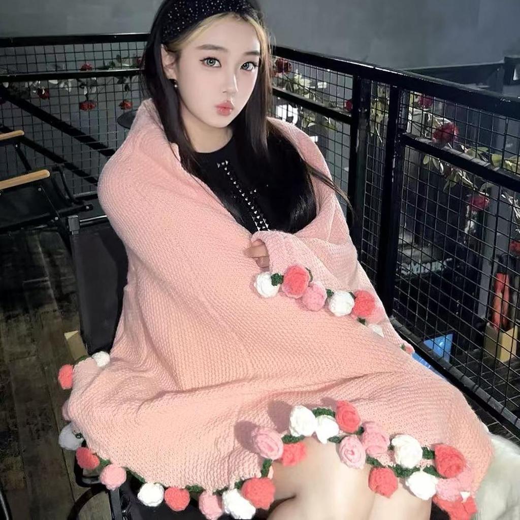 Handmade Knitted Rose Bouquet Round Crochet Flower Blanket