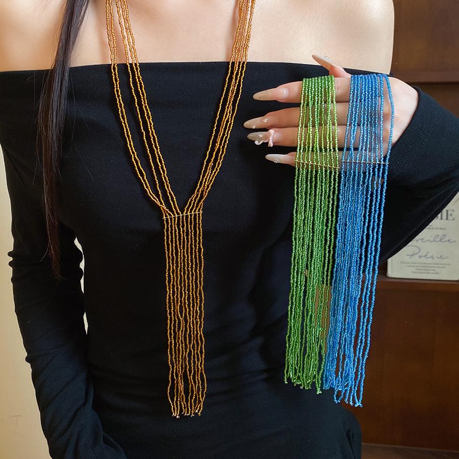 Colorful Glass Bead Multi-Layer Tassel Necklace: Elegant & Versatile Clavicle Chain for Women