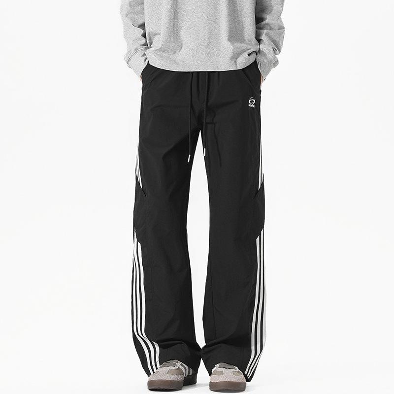 

Sanmu Унисекс Брюки-ветровка из ледяного шелка с быстрой сушкой и тремя полосками – Модная свободная спортивная одежда прямого кроя S (90-105 lbs) чёрный