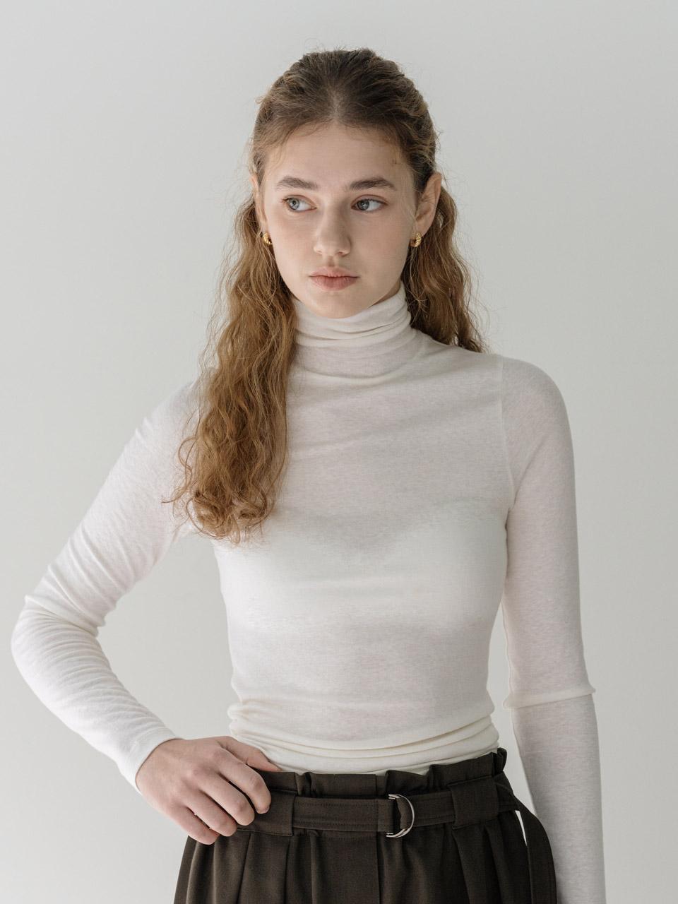 Cluny Turtleneck Basic T-Shirt - Ivory Ivory/Free