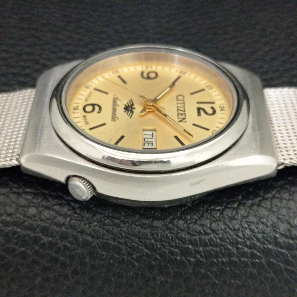 VINTAGE CITIZEN AUTOMATIC 8200 JAPAN MENS GOLDEN COLOR DIAL WATCH a708417-1