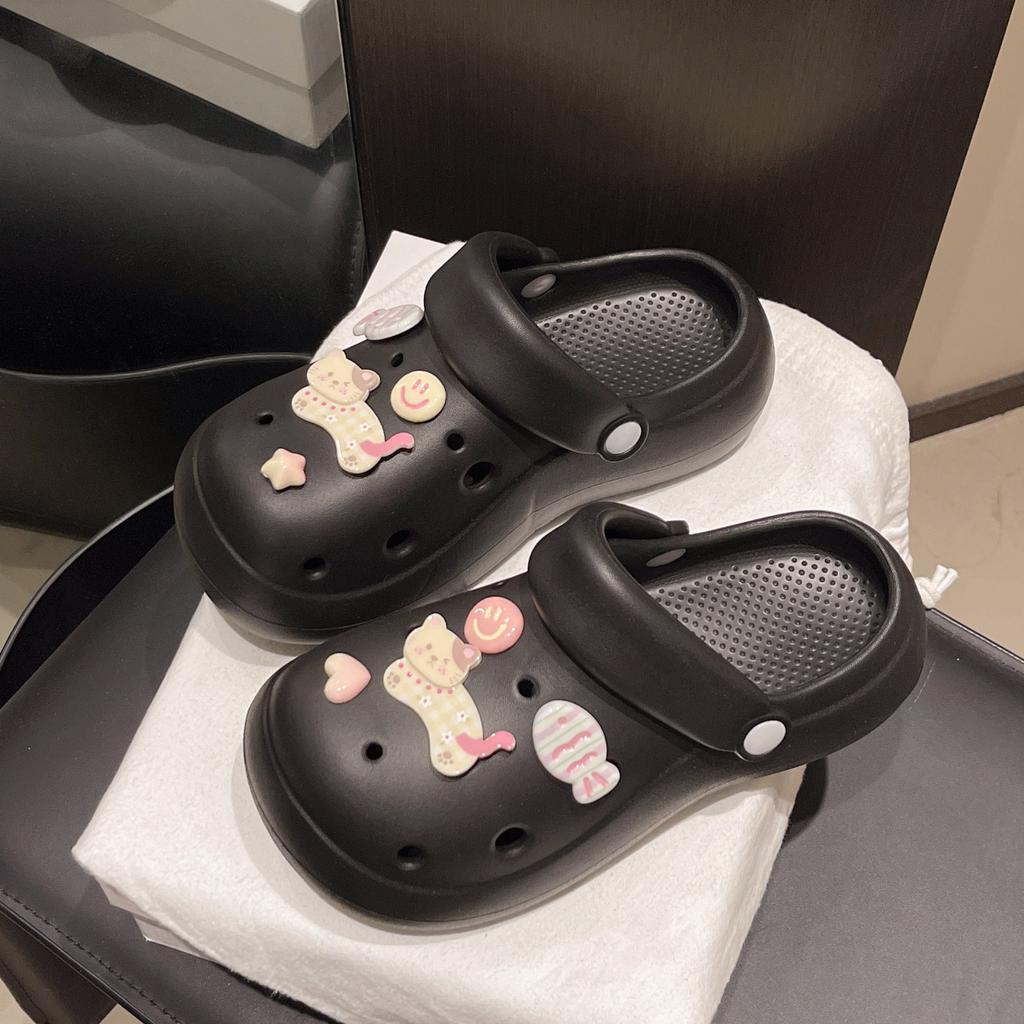 Fashion versatile stepping on shit cartoon cute kitten hole shoes women's 2025 summer new breathable non-slip bag head drag