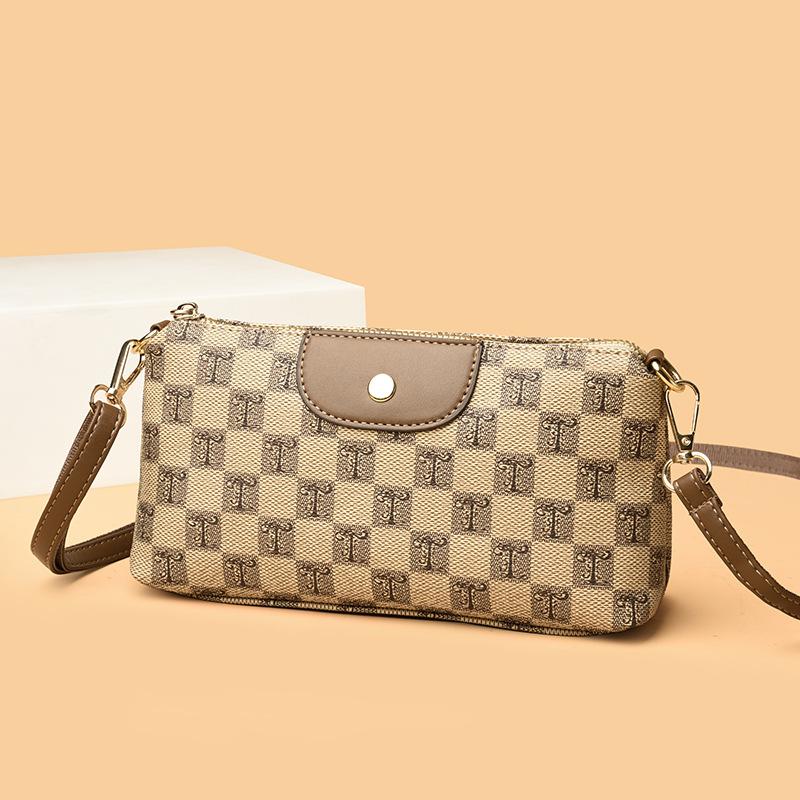 Women's bag new spring and summer small bag printed letter women's bag fashion shoulder versatile messenger bag clutch bag