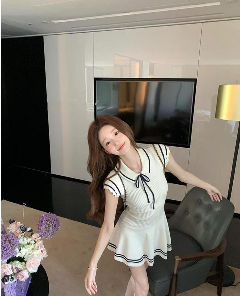 2025 Summer French Navy Puff Sleeve Knit Lace-up Dress for Women