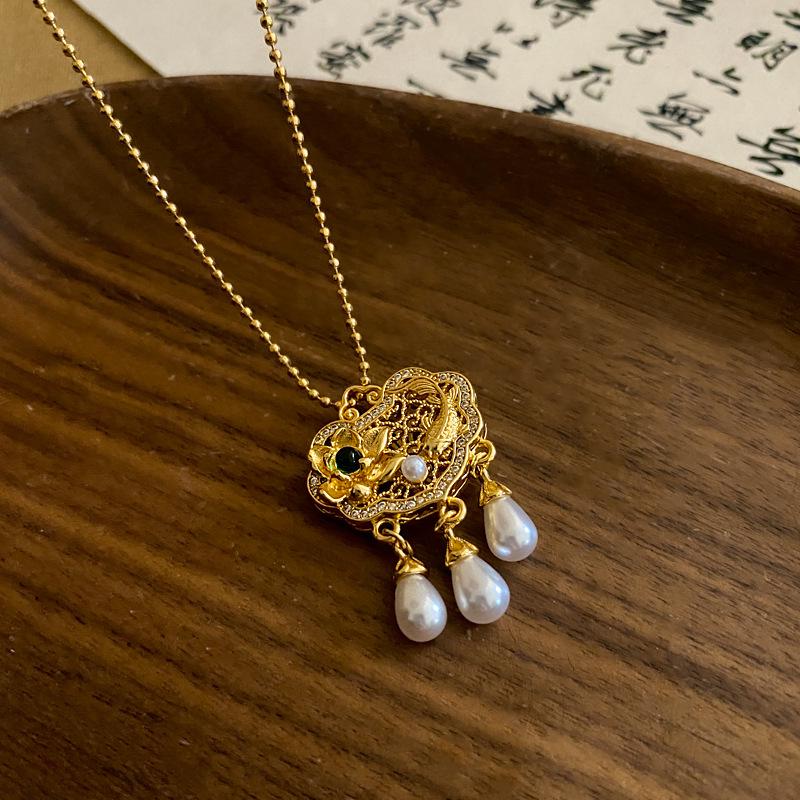 Chinesische Geometrische Stein- & Perlenkette: Retro High-End Schlüsselbeinkette, Vielseitiger Schmuck im antiken Stil