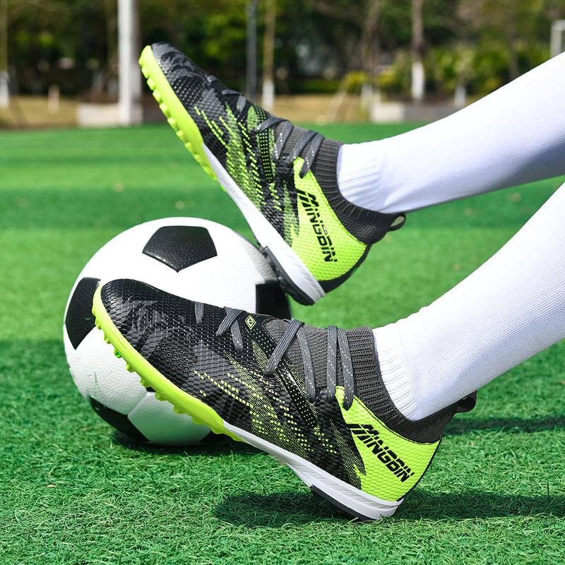New Men Football Boots Professional Soccer Shoes Cleats Futsal Women Unisex Ultralight  High-quality TF/FG Sneakers