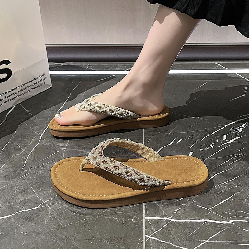 Fashion Hot Selling Women's Flat Sandals Summer New Style Large Size Fashion Able Casual Versatile Thick Soled Beach Havaiana Style 2025