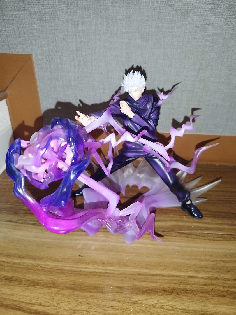 

[Б/У] Фигурка Годжо Сатору Фиолетово-черная с эффектами Без коробки