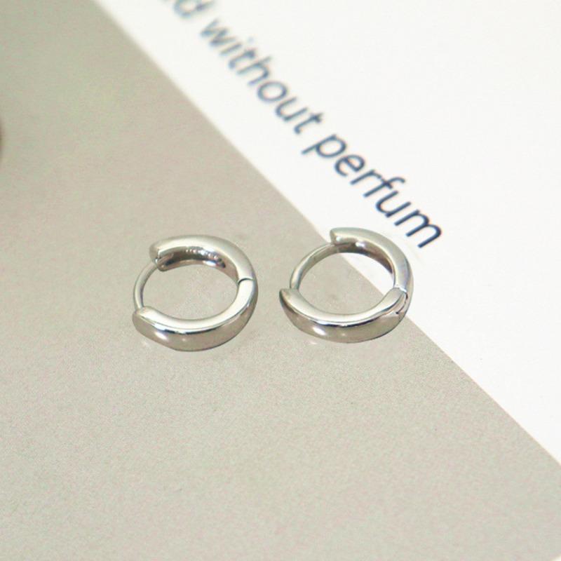 Smooth Surface Stud Earrings, Exclusive and High-end, with Round Silver Pins As Ear Clasps.