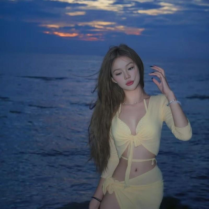 Lemon Yellow Swimsuit Women's Bikini Four-piece Split Long-sleeved Meat-covering Vacation Seaside High-end