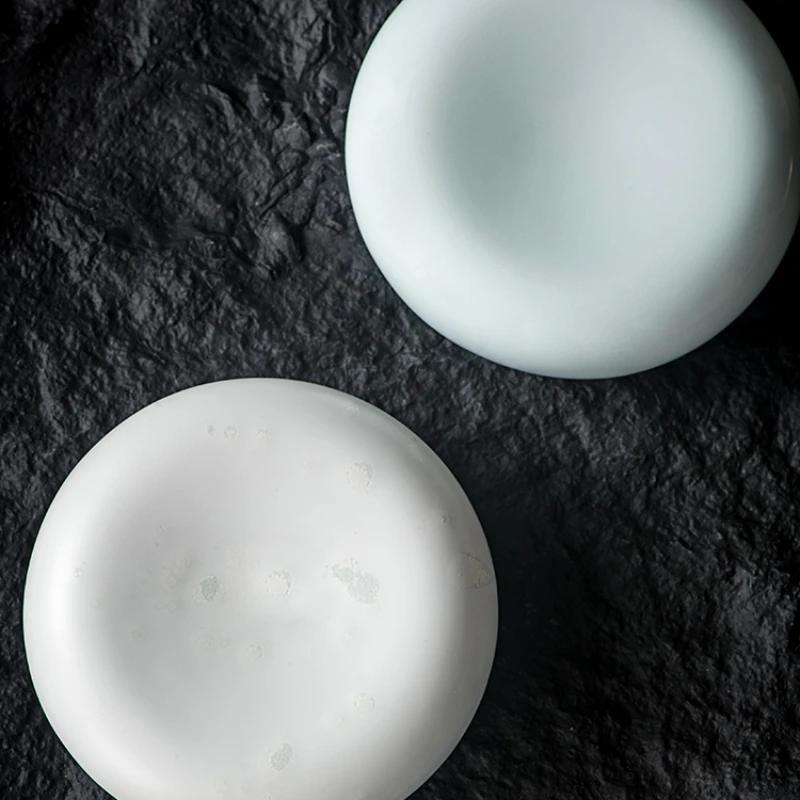 

French-style pre-dinner snack plate with a high sense of western food, exquisite small plates and creative dessert plates