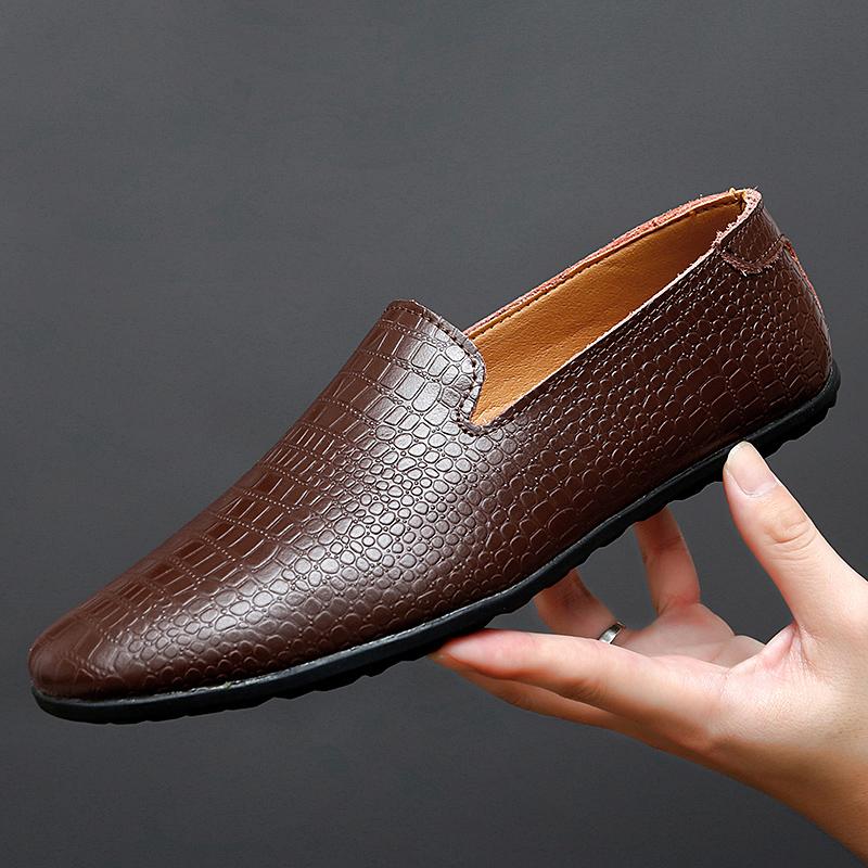 

Модные мужские туфли slip on England Дышащие мужские мокасины из натуральной кожи Удобная обувь для мужчин Легкие мужские мокасины slip on 10.5 коричневый