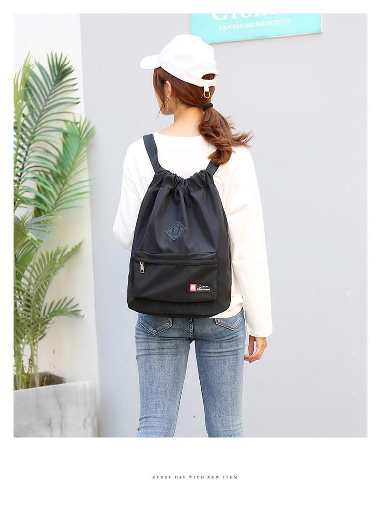 Vodotěsný batoh se stahovací šňůrkou - Velká kapacita, ležérní školní a cestovní taška pro venkovní aktivity