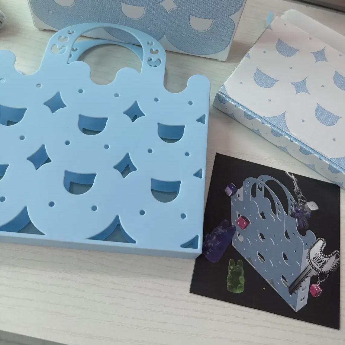 

NewJeans Харрин Банни Бич Бэк Выпущенный Альбом