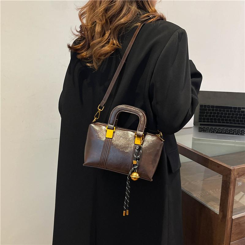 Bag Autumn and Winter High-end Niche Handbag 2025 New Splicing High-value Messenger Bag Fashion Temperament Women's Bag