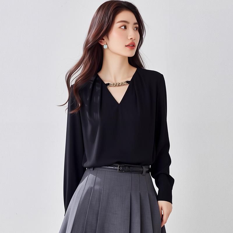 2026 Spring/Autumn Elegant French V-Neck Chain-Trimmed Waist-Cinching Long-Sleeved Women's Shirt