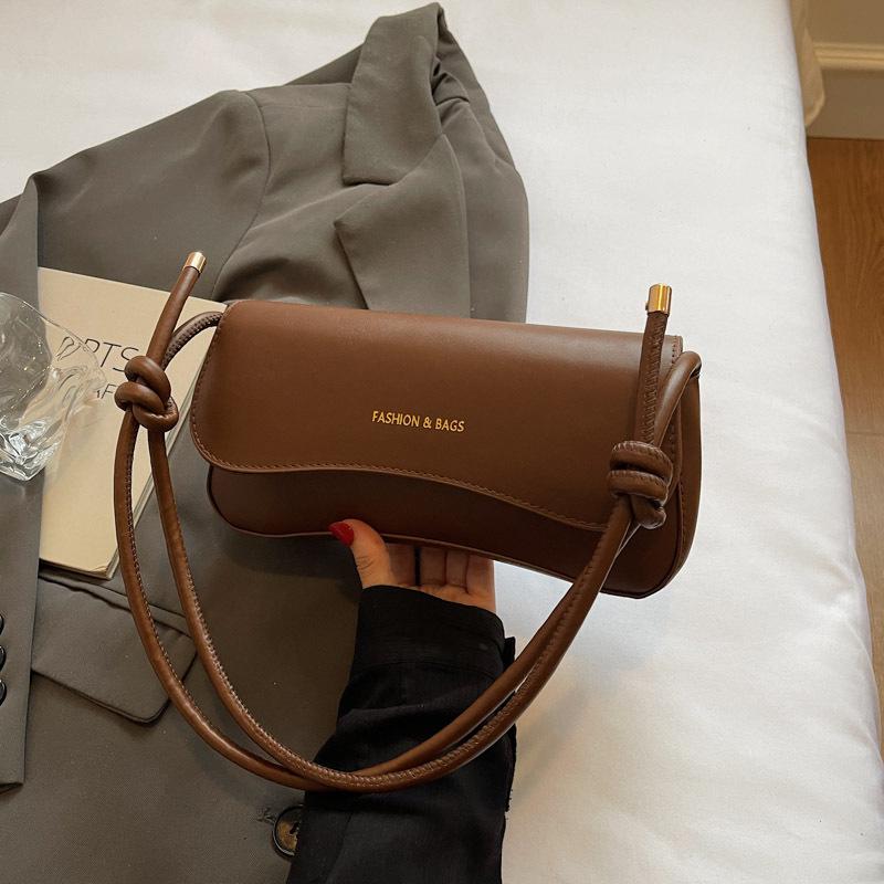 Solid color bag women's new niche design trendy brand baguette bag retro shoulder underarm bag simple small square bag