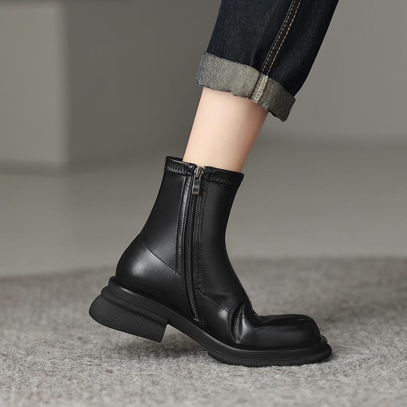 Autumn and winter women's Martin boots thick-soled non-slip large-size women's boots side zipper low heel comfortable Korean version of the new medium