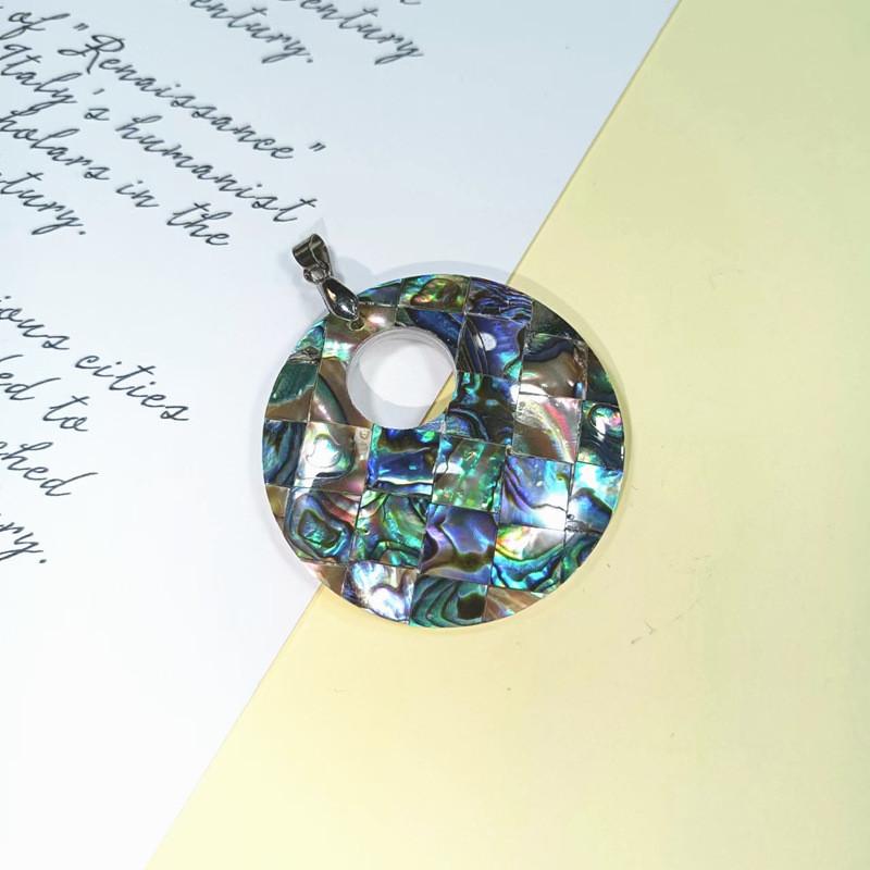 Shell Pendant Necklace With Geometric Shapes For Vintage Jewelry Lovers