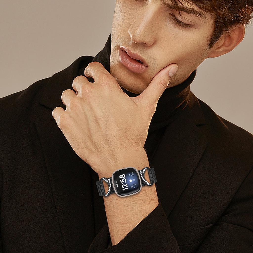 Pour Fitbit Versa 3/Sense Bracelet Sept Perles Acier Inoxydable Bracelet de Montre avec Connecteur Style Corne de Bœuf Strassé