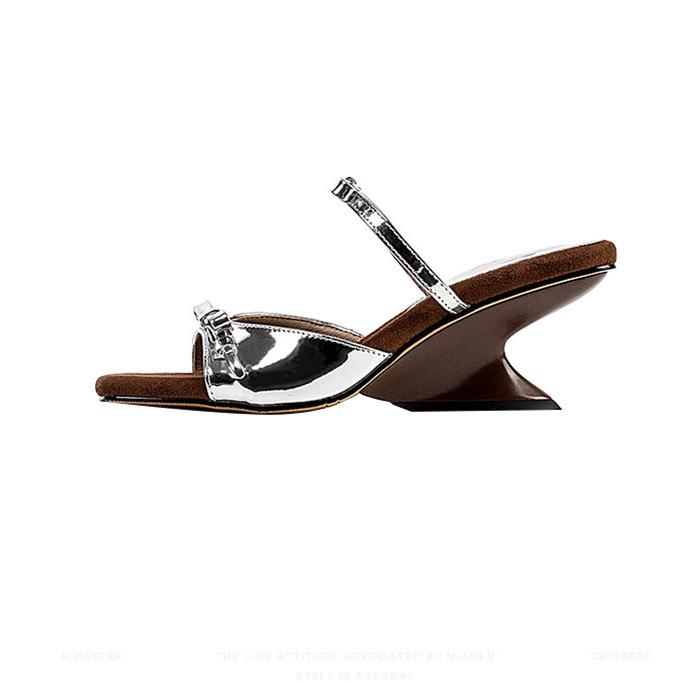 Super beautiful bow wedge heel cool slippers women's summer wear 2025 new French square head open toe with high heels