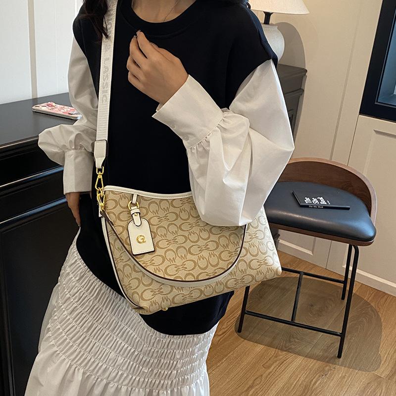 Women's bag new printed retro messenger bag large capacity casual shoulder bag underarm bag