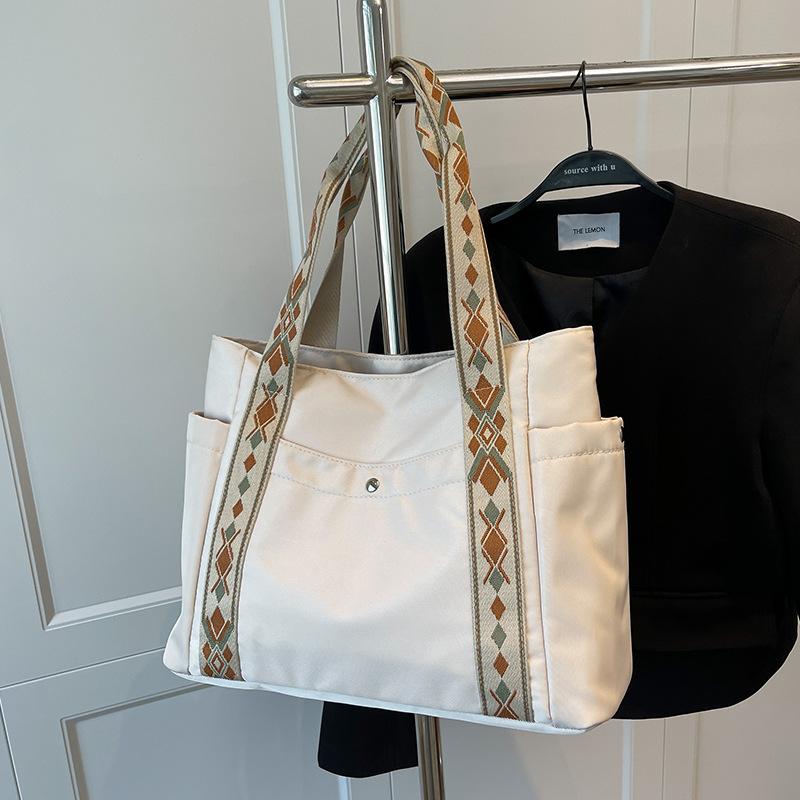 

Nylon cloth bag female tote bag large capacity spring and summer 2024 new versatile ins shoulder bag class commuter bag