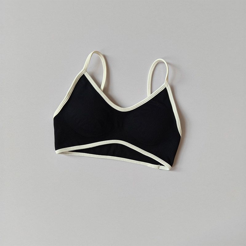 Yoga Set for Women with Chest Pads, Tight-Fitting, Quick-Drying, Suitable for Outdoor Running, Sports, Fitness, and Yoga, High-Waisted Shorts