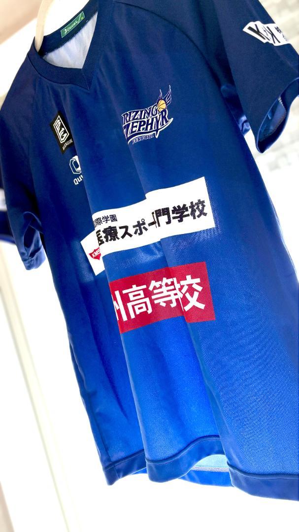 

[USED] Rising Zephyr Fukuoka 2017-2018 Membership Benefit Secondary Shirt, Size M