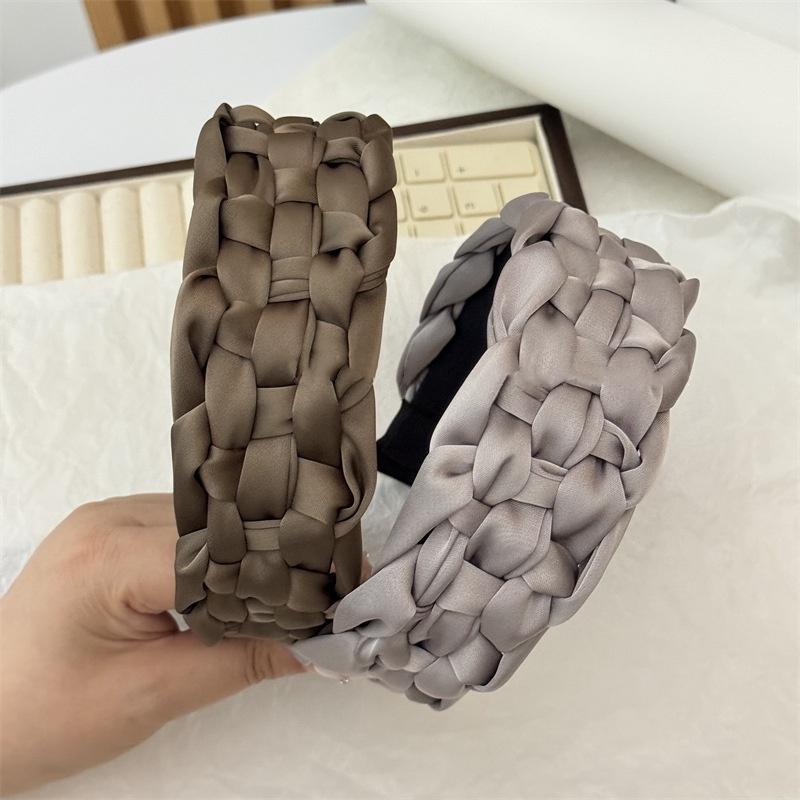 5CM Luxus Breite Damen Geflochtene Haarbänder Weicher Satin Stoff Geflochtenes Stirnband Mode Weiblich Lässig Party Kopfschmuck Haaraccessoires