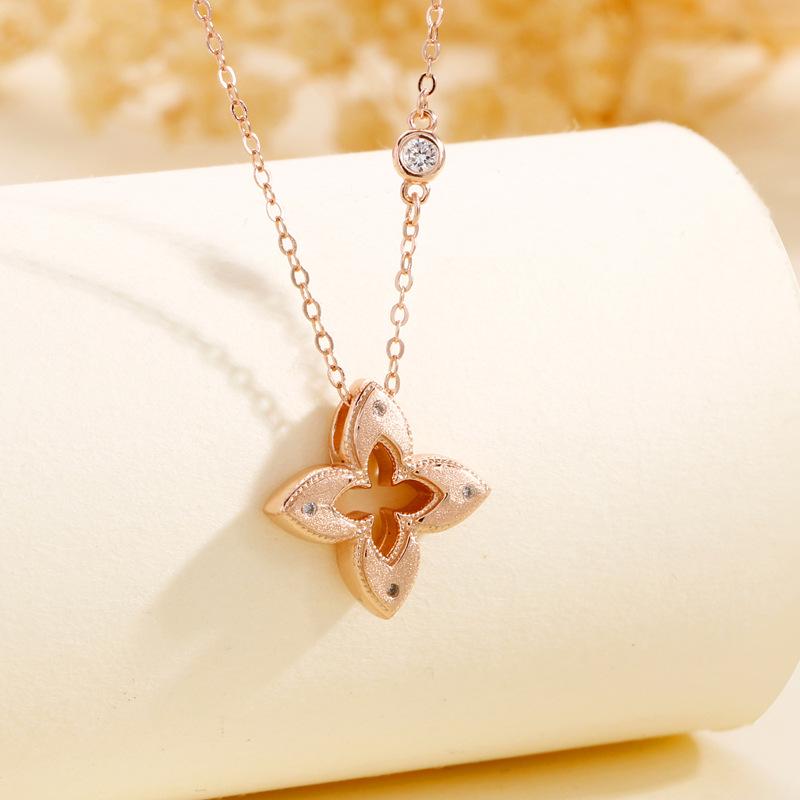 Brushed Four-leaf Clover Necklace Female French Retro Ins Style High-end Medieval Pendant