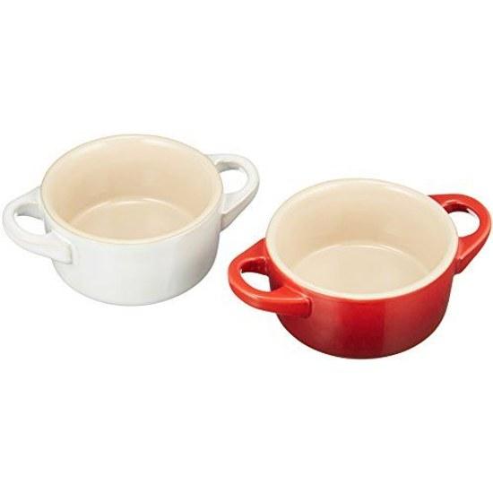 Le Creuset Hitzebeständiges Behälterpaar Petit Cocotte (mit Löffel) Kirschrot Weißer Glanz Kältebeständig Mikrowellengeeignet Hochzeit Braut