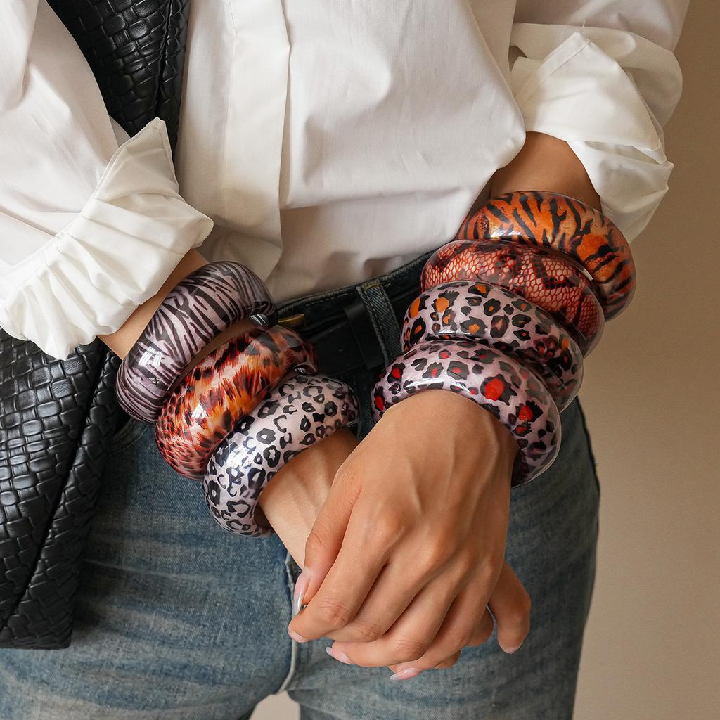 Resin smudged snake print leopard print geometric round bracelet unique niche jewelry