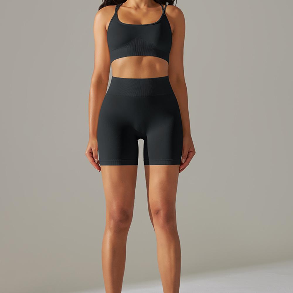 

Бесшовный комплект шорт для йоги с высокой талией, подтягивающих ягодицы, и спортивного бра с перекрестной спинкой Large чёрный