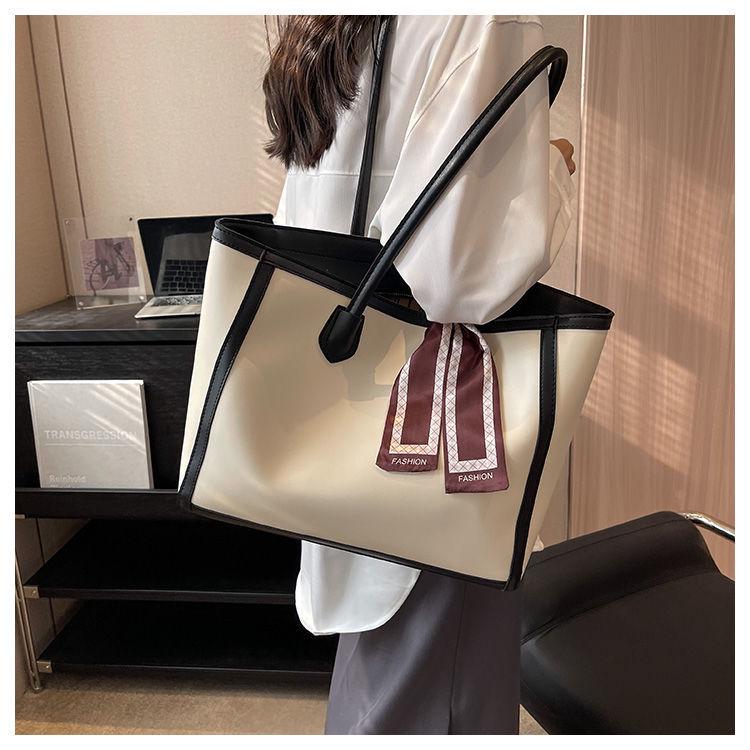 Geantă Tote Mare Versatilă pentru Femei Vara 2023 - Texturată, cu Un Singur Umăr, pentru Cumpărături și Navetă