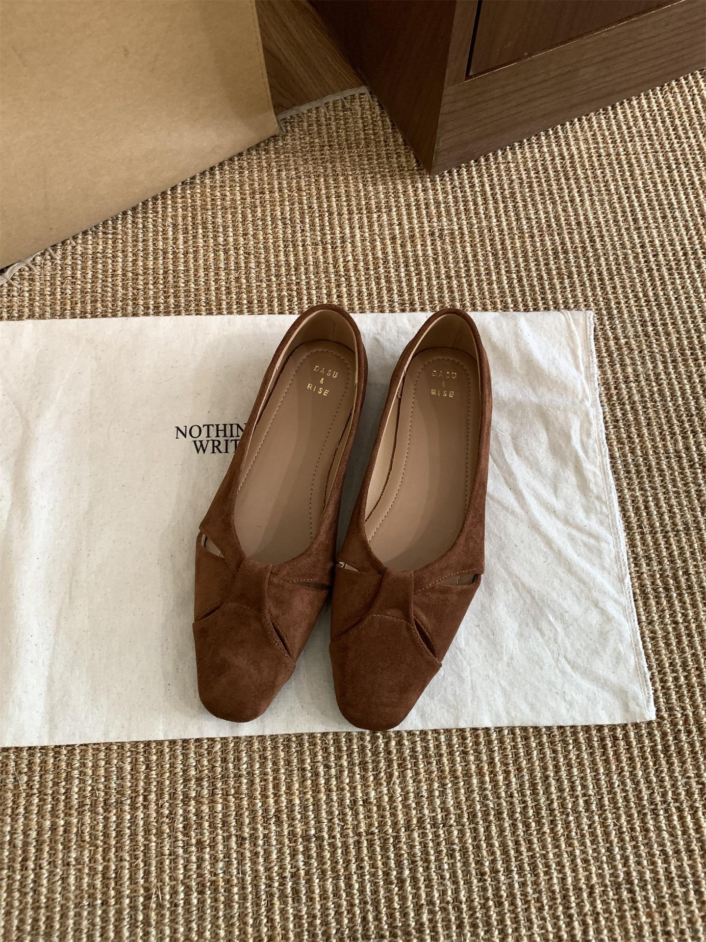 

Flat bottom retro suede square head single shoes women s shoes 2025 new summer French soft sole versatile black commuter shoes 39