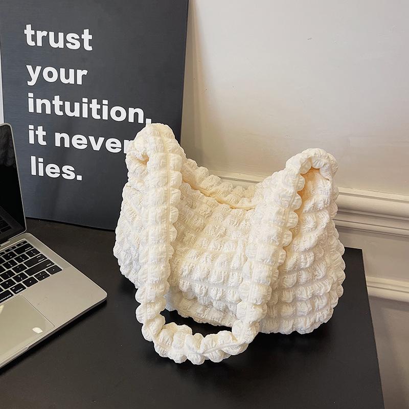 Cute Cloud Puff Bag 2025 New Bubble Bag Commuter Large Capacity Girl Korean Version Folded Shoulder Underarm Bag