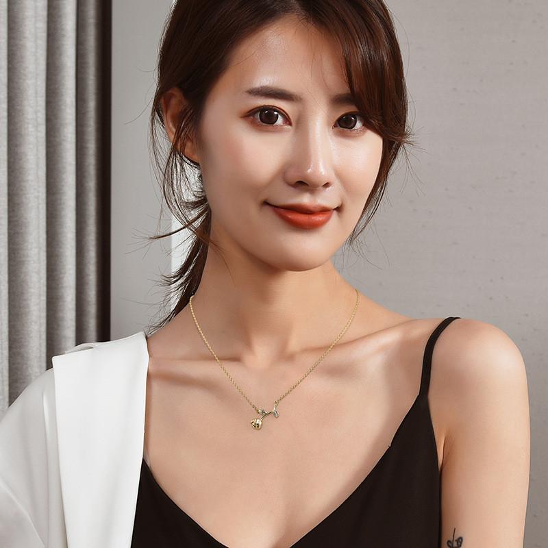 Elegant 2022 Titanium Steel Gold Rose Flower Necklace For Women Perfect Gift For Couples