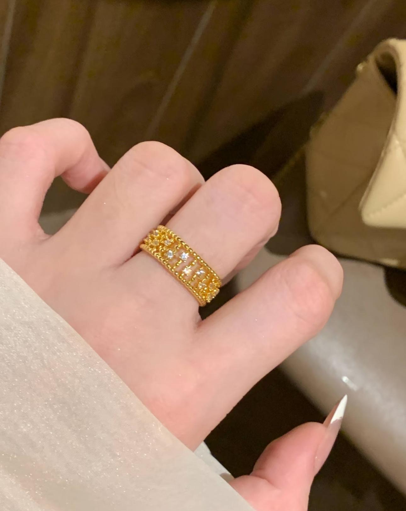 

Women s Hollow Lace Adjustable Ring - Light Luxury, High-End Gift Option