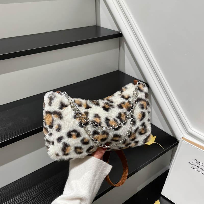 Street Style Leopard Print Chain Bag With Polyester Material For Daily Use