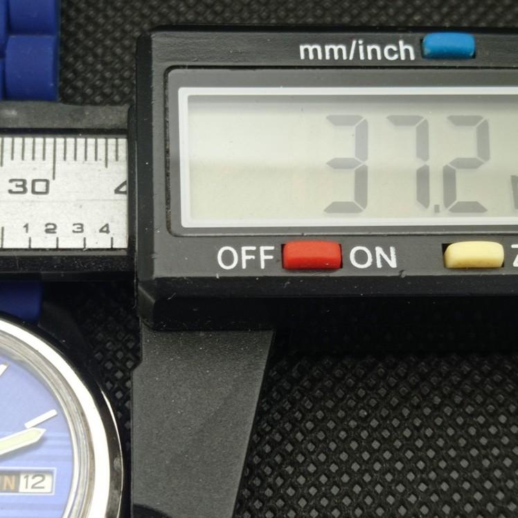 BRUKT VINTAGE SEIKO 5 AUTOMATISK JAPAN HERRE D/D BLÅ SKIVE KLOKKE 621a-a413406-2 SKU621a-a413406