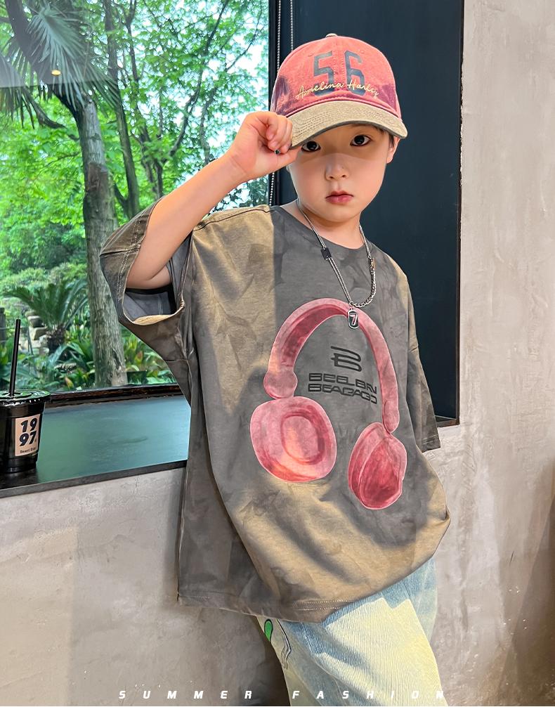 Boys' Street Explosion Short sleeved T-shirt Summer 2026 New Children's Summer Top Boys' Summer Handsome Trendy Brand