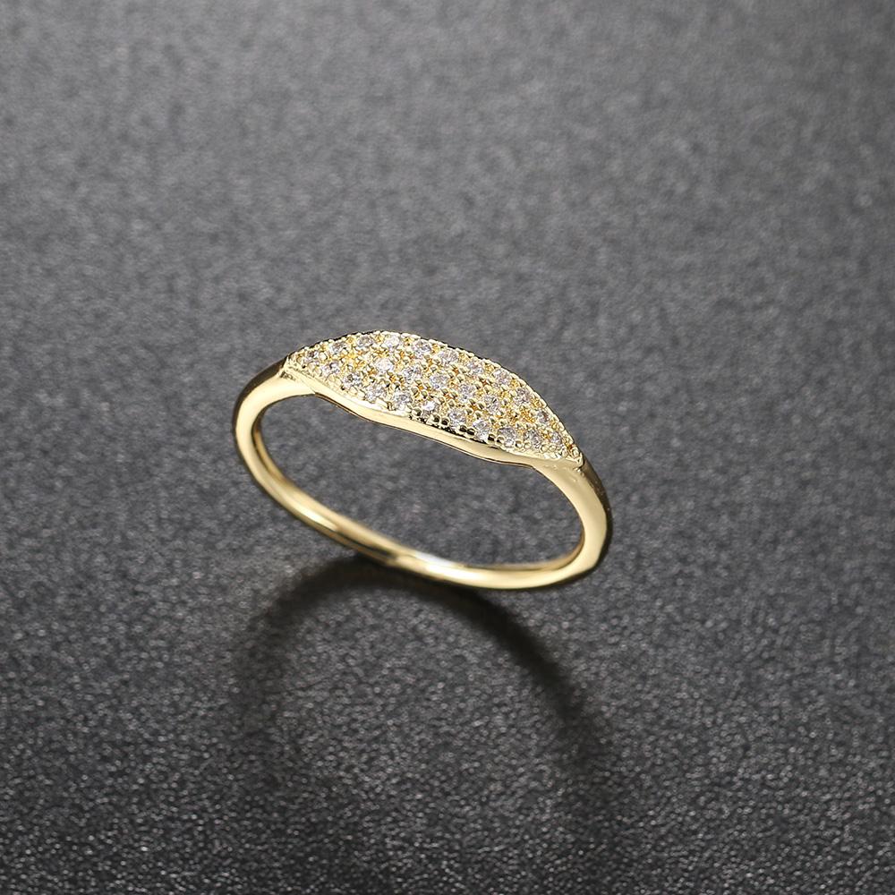 Trend Minimalist Stacking Ring For Women Dainty Zirconia Gold Color Crystal Finger Accessories for Female Jewelry Gift R737