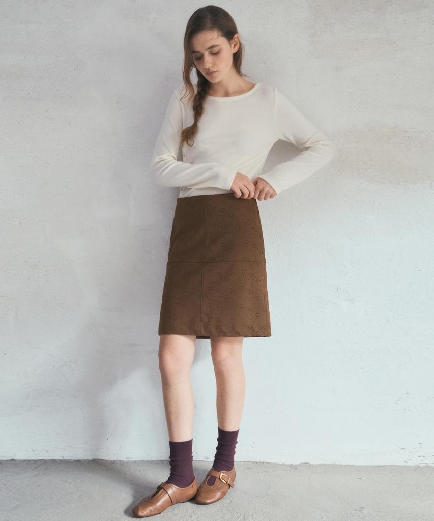 Aueonoseuteljia Punch Fake Suede Midi Skirt_Camel(O25-Sk19)
