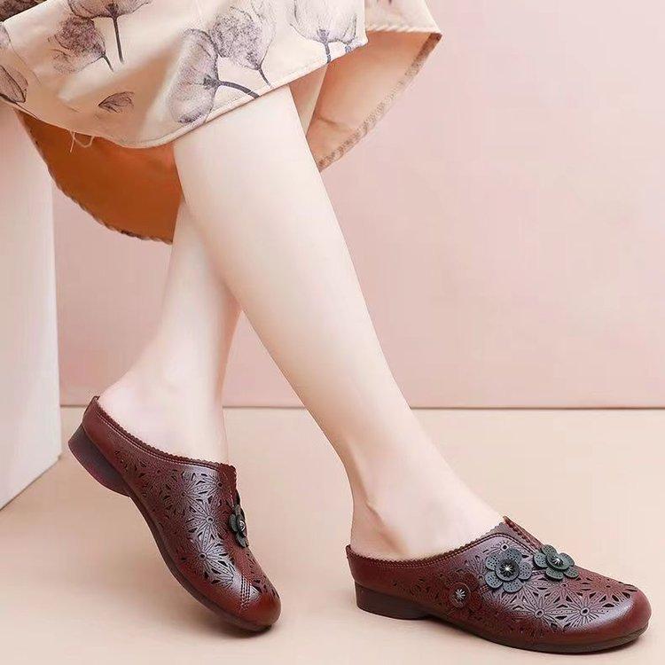 Lazy bag head half slippers women's outer wear mother shoes 2025 new summer hollow breathable flat bottom casual women's shoes